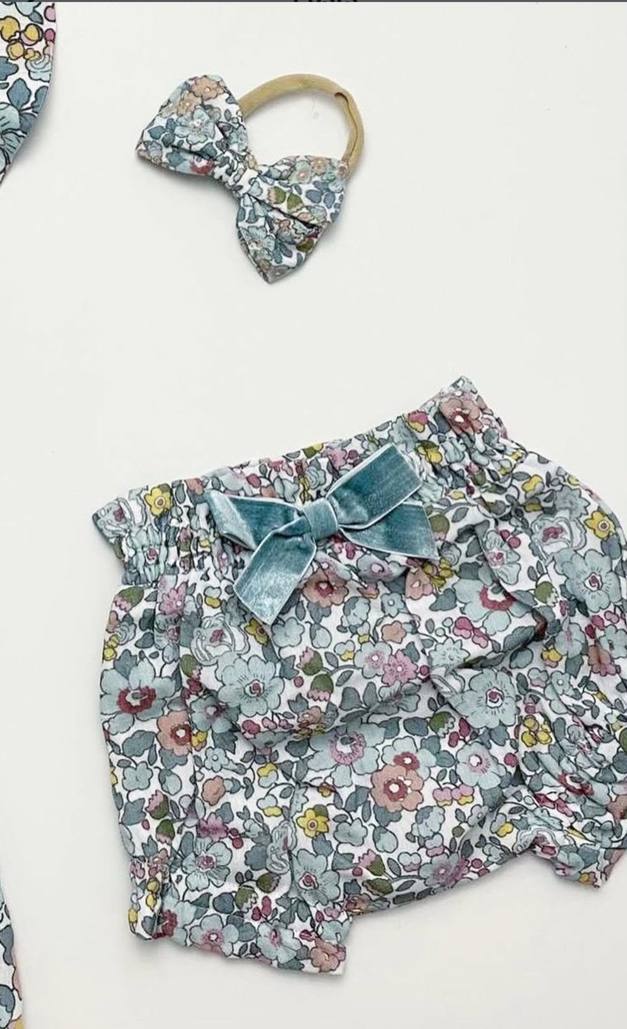 blue flowers swaddle